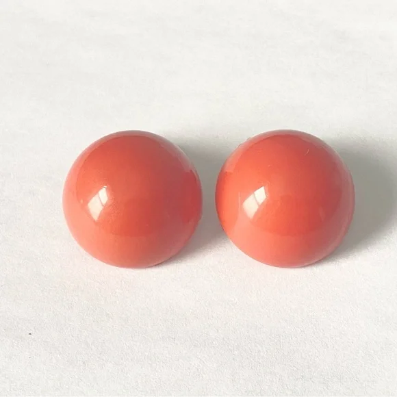 VINTAGE Orange Melon german plastic resin round dome clip on earrings. - Picture 2 of 6